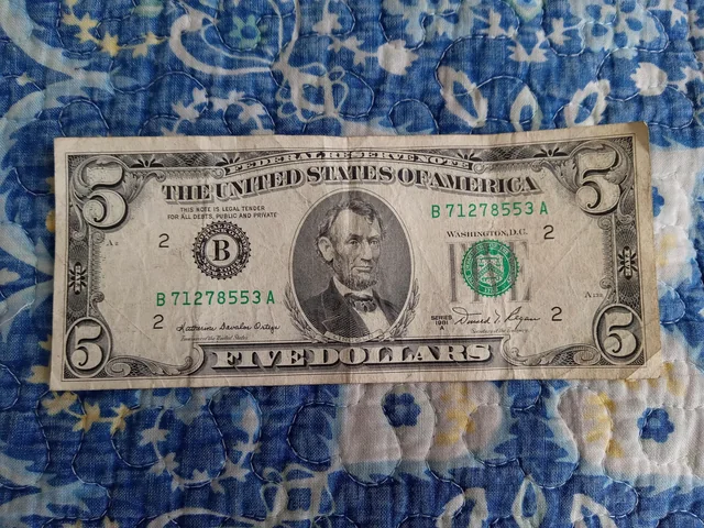 1981 5 Dollar Bill